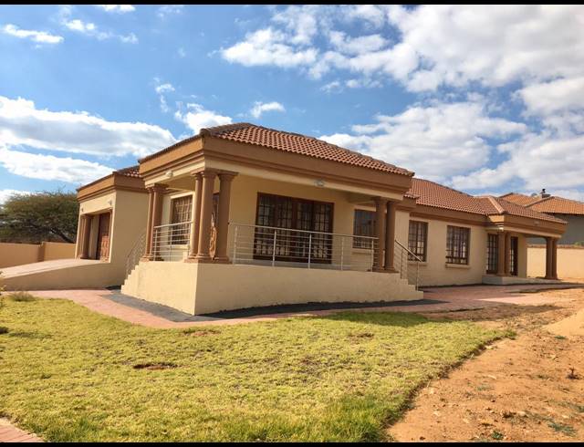 4 BEDROOM HOUSE FOR SALE IN EAGLES CREST